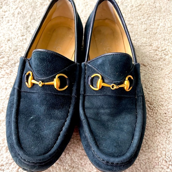 Authentic Gucci Navy Loafer - Picture 4 of 10